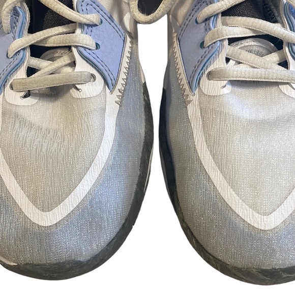 Nike Youth 7 Kyrie Infinity "Smoke and Mirrors" Basketball Sneakers - Picture 6 of 8